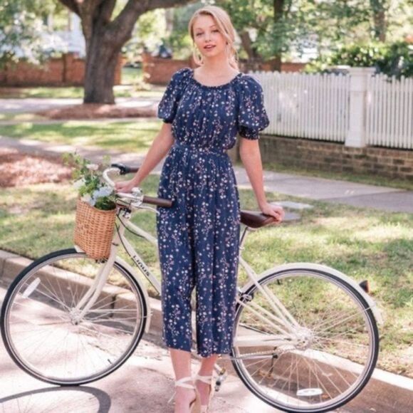 Gal Meets Glam Navy Wild Flower Print Wide Leg Pull On Cropped Jumpsuit 4 - Picture 2 of 15